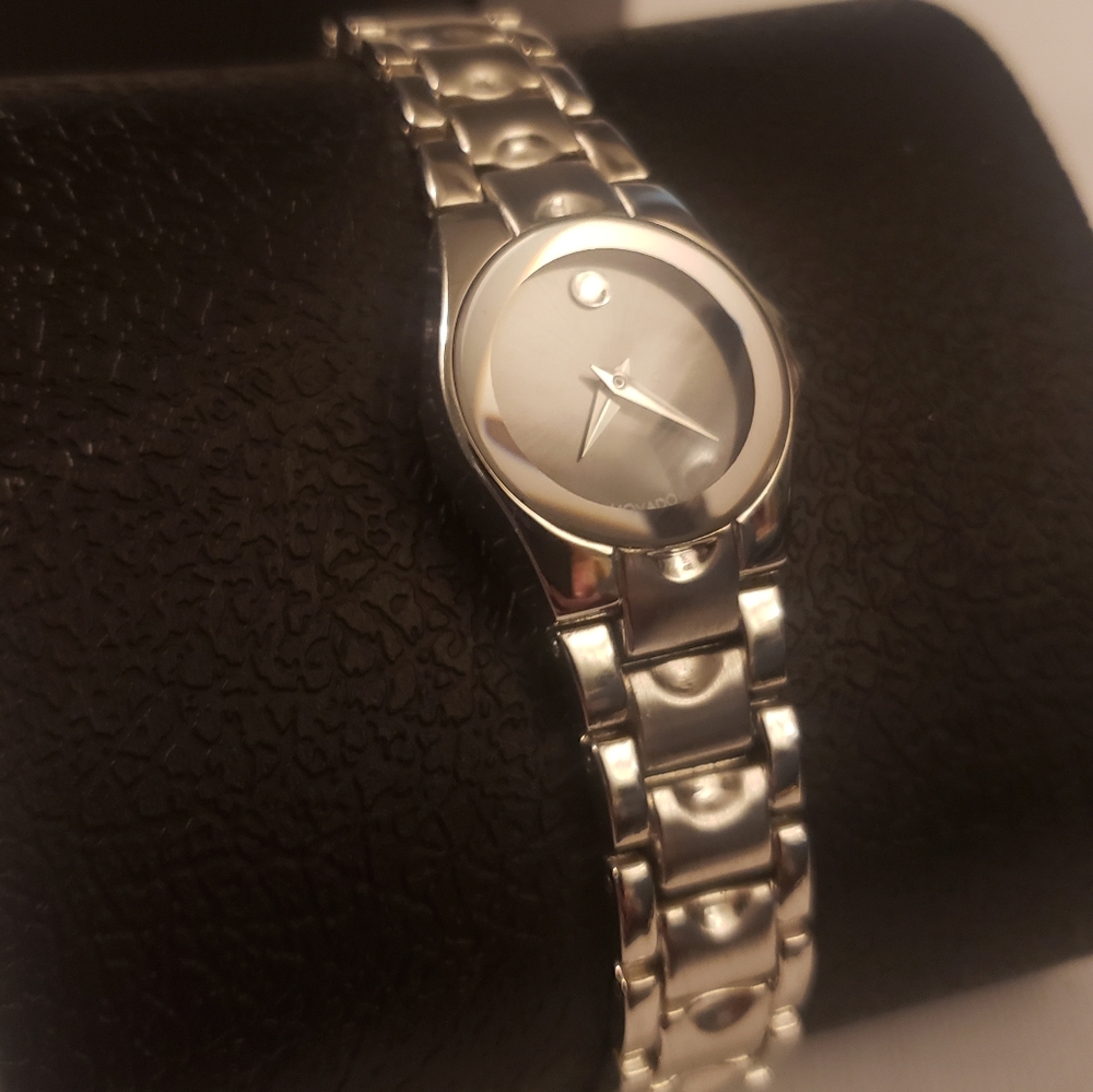 MOVADO LUNO Women's Watch